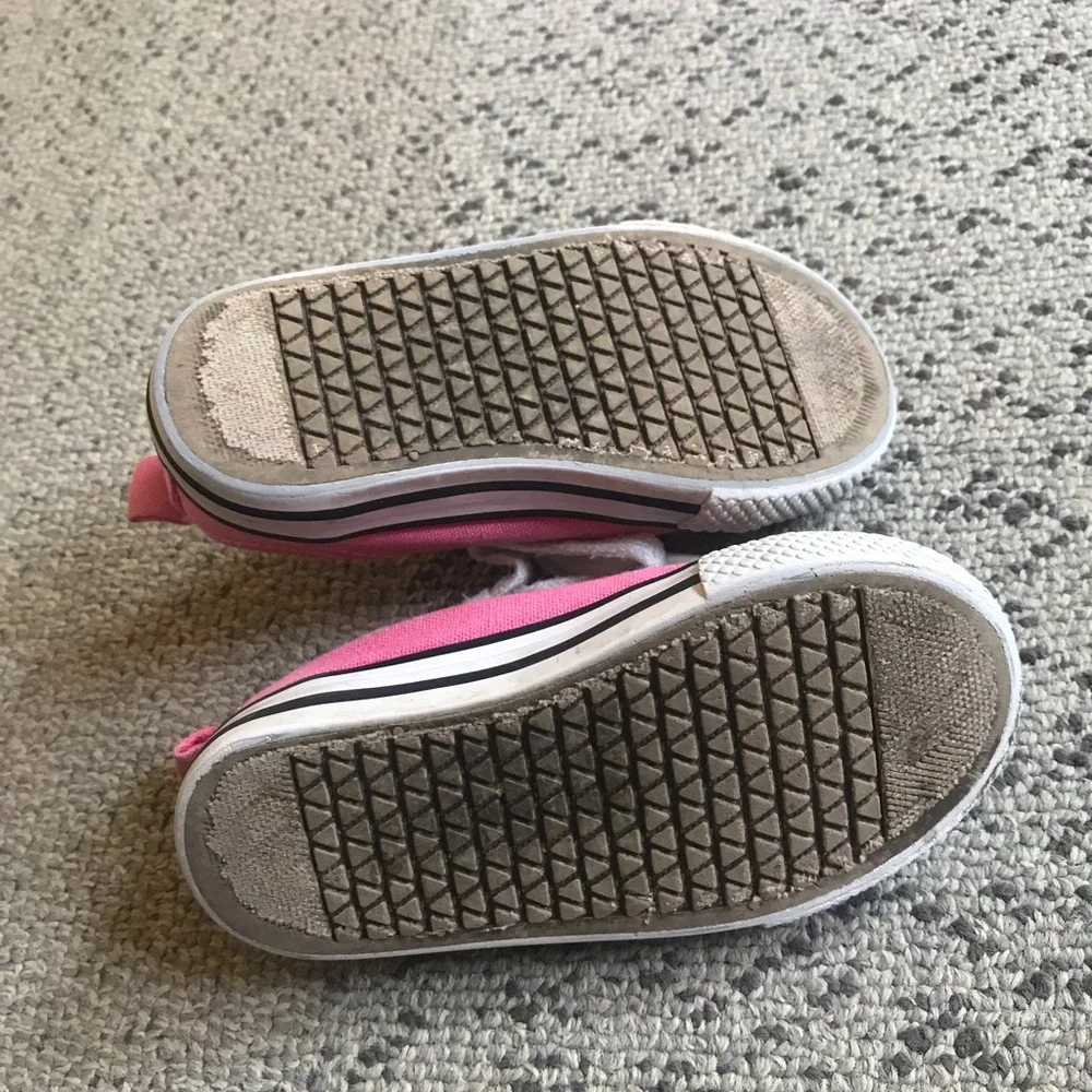 Koala Kids Canvas Lace-Up Sneakers in Pink